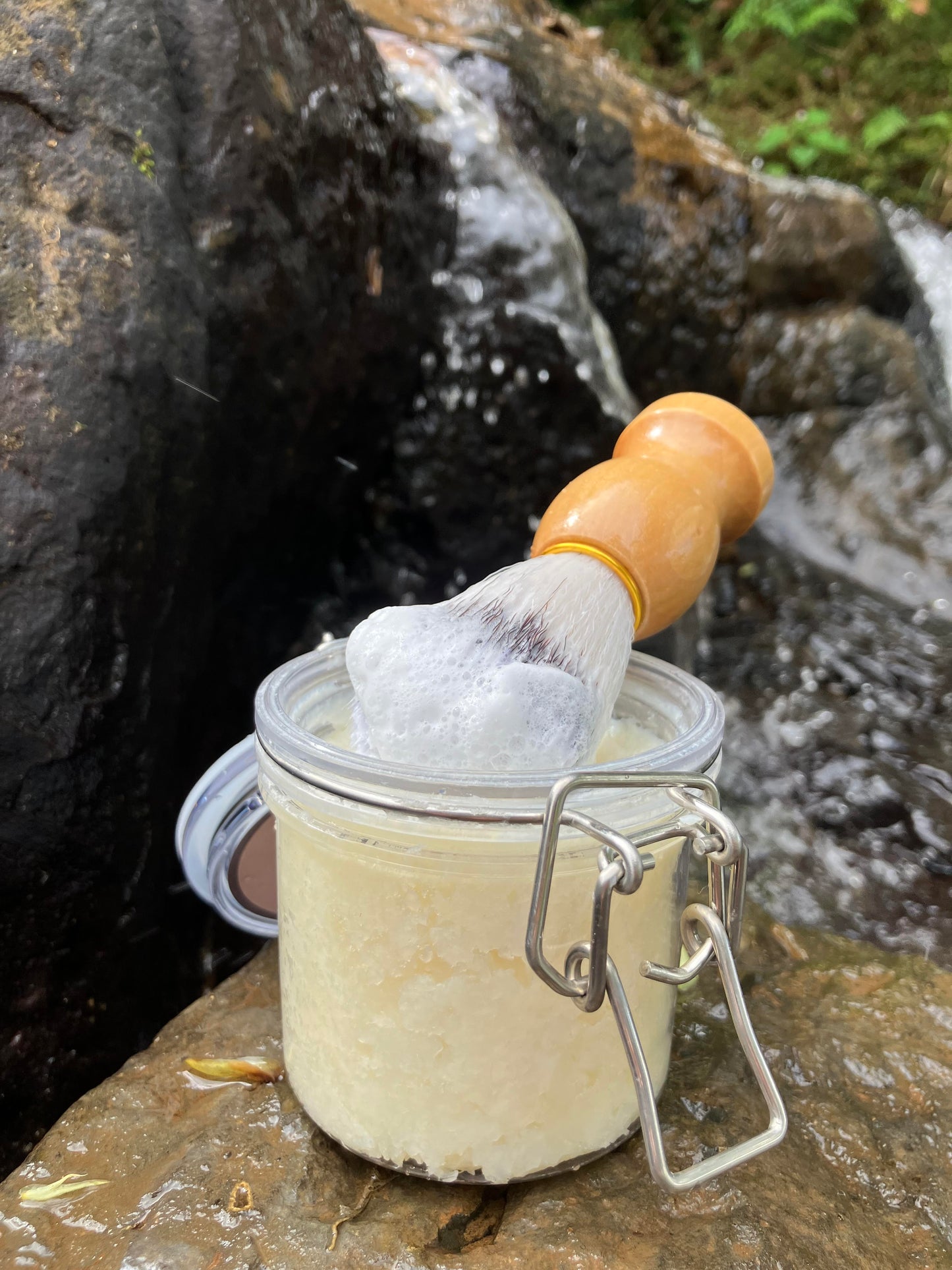 Winter’s Mist Traditional Wet Shaving Soap with Shave Brush